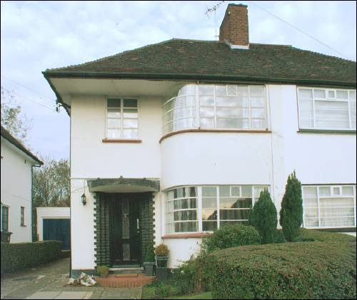 08 Howard Walk